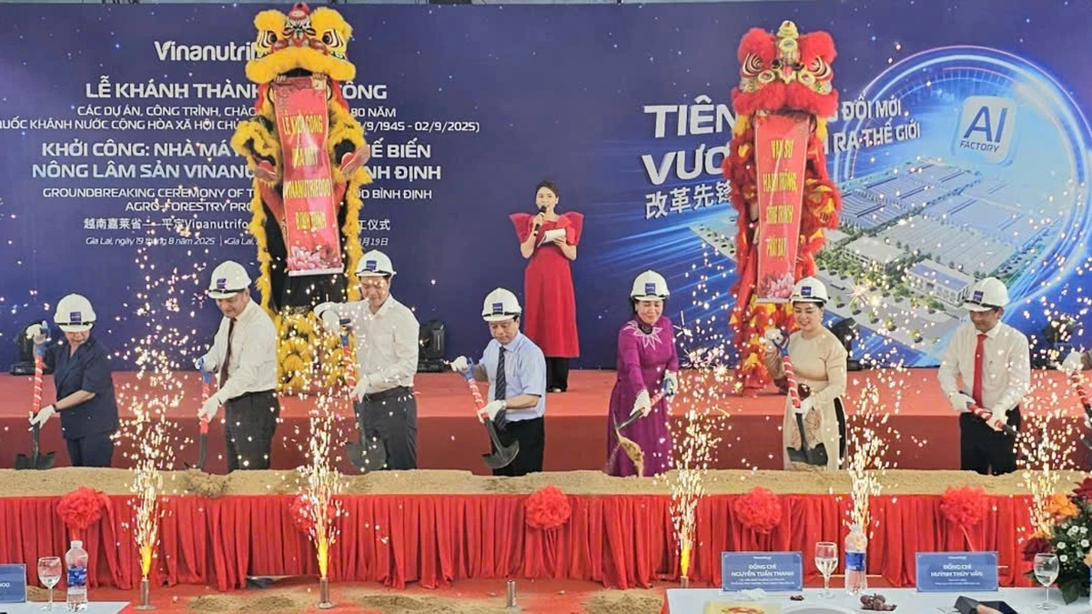 Cérémonie d'inauguration de l'usine de transformation et de production de produits agricoles et forestiers Vinanutrifood Binh Dinh