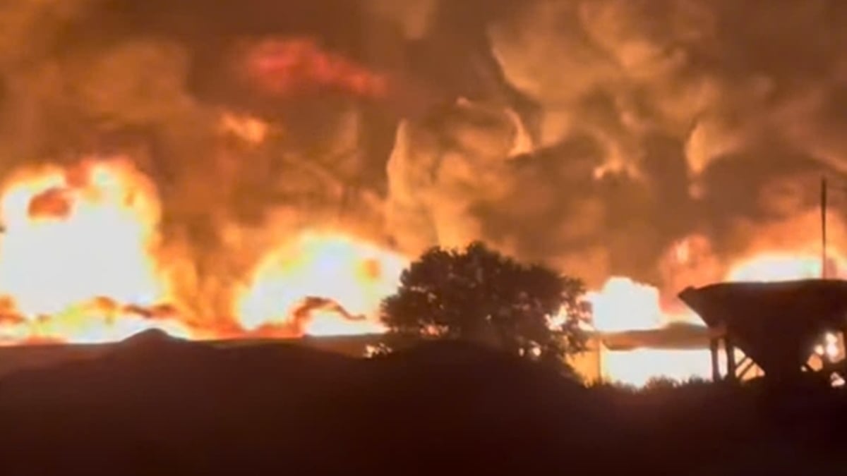 Großbrand in Kerzenfabrik in Tay Ninh