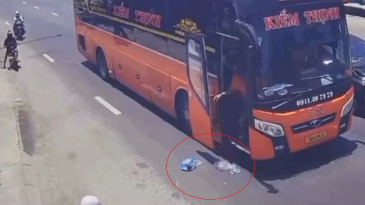 Police verify passenger bus littered the road while stopped at red light