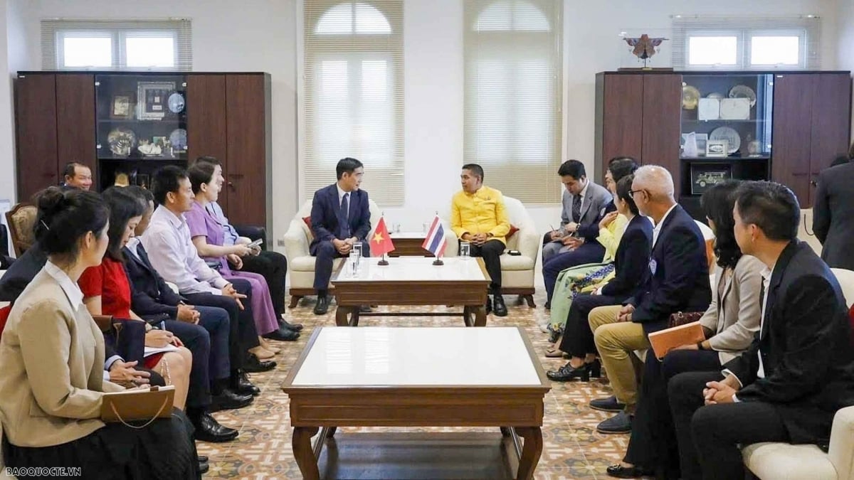 ส่งเสริมความร่วมมือกับจังหวัดภูเก็ต ประเทศไทย