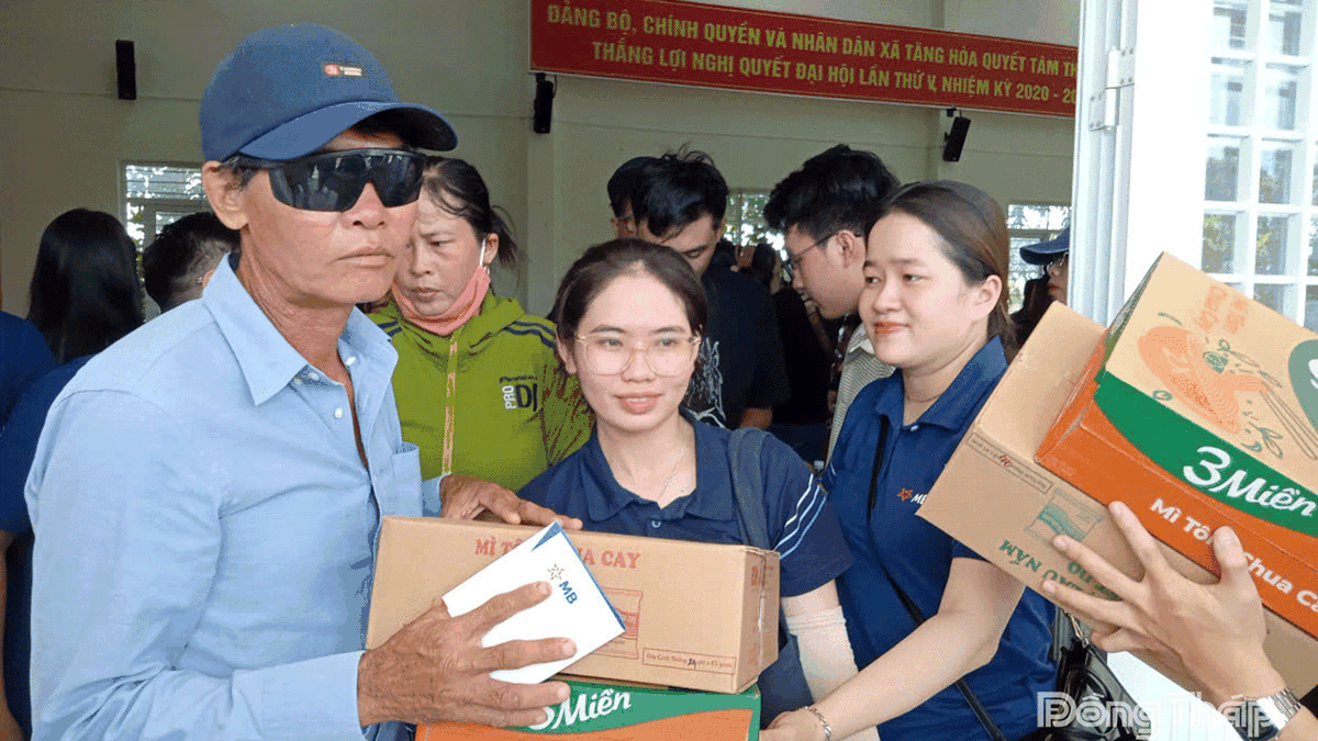 Go Cong Dong Commune: Organizing the Journey of Love Program