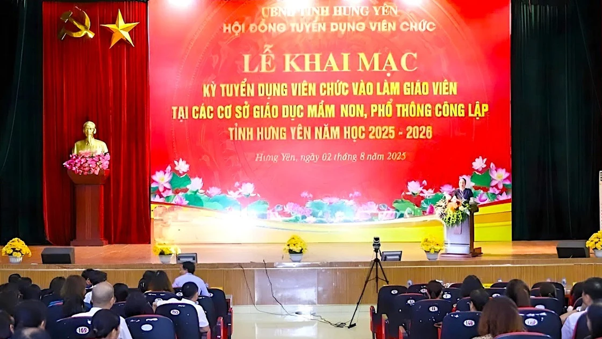 Plus de 2 000 candidats passent l'examen de recrutement des fonctionnaires de l'éducation de Hung Yen