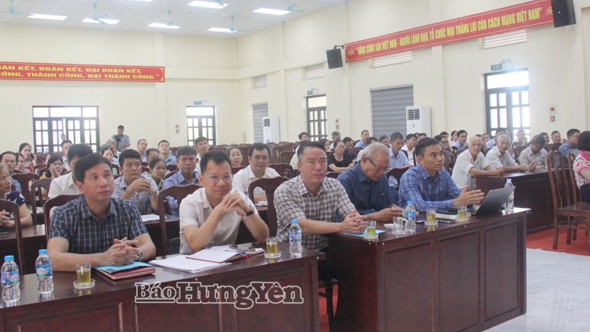 Nguyen Van Linh Commune: Training on office culture and public ethics