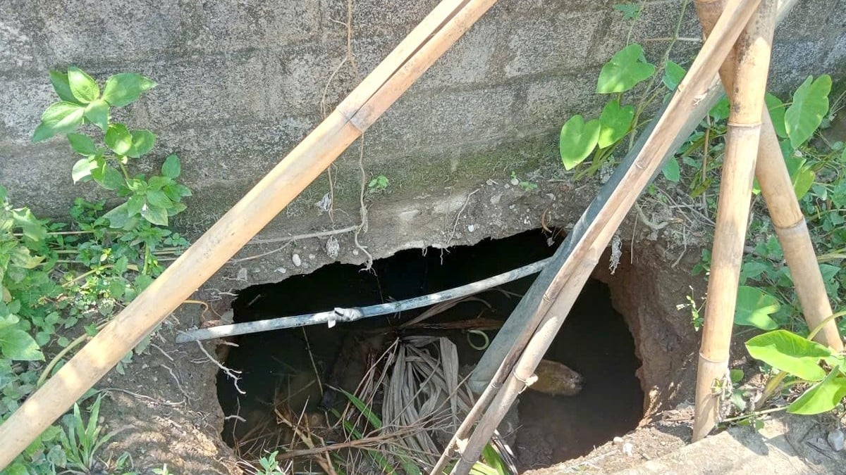 Deep subsidence hole in village 4, Quang Binh commune needs to be repaired soon
