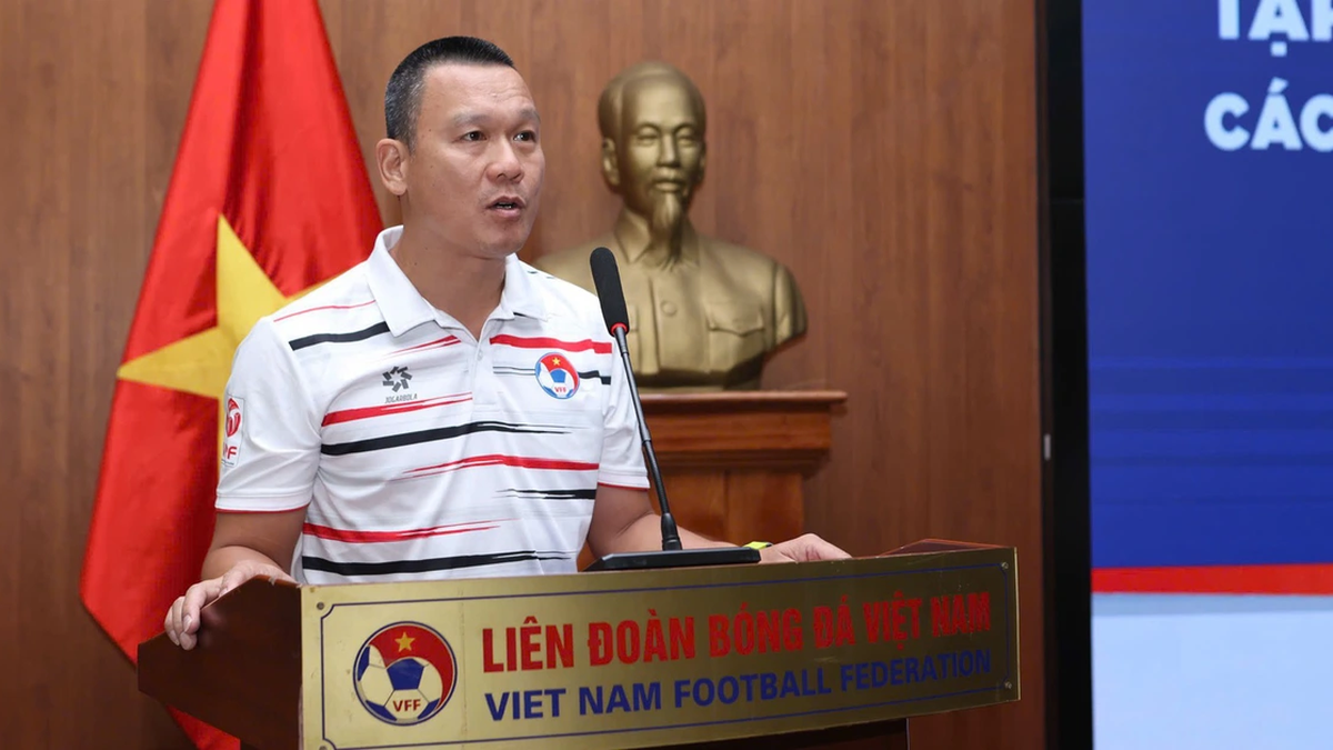 V-League says goodbye to 5 referees