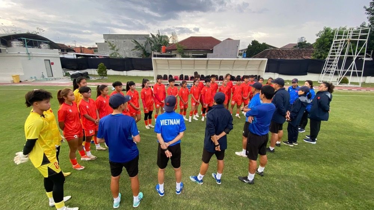 Vietnams U16-Frauenteam ist bereit für das südostasiatische U16-Turnier 2025