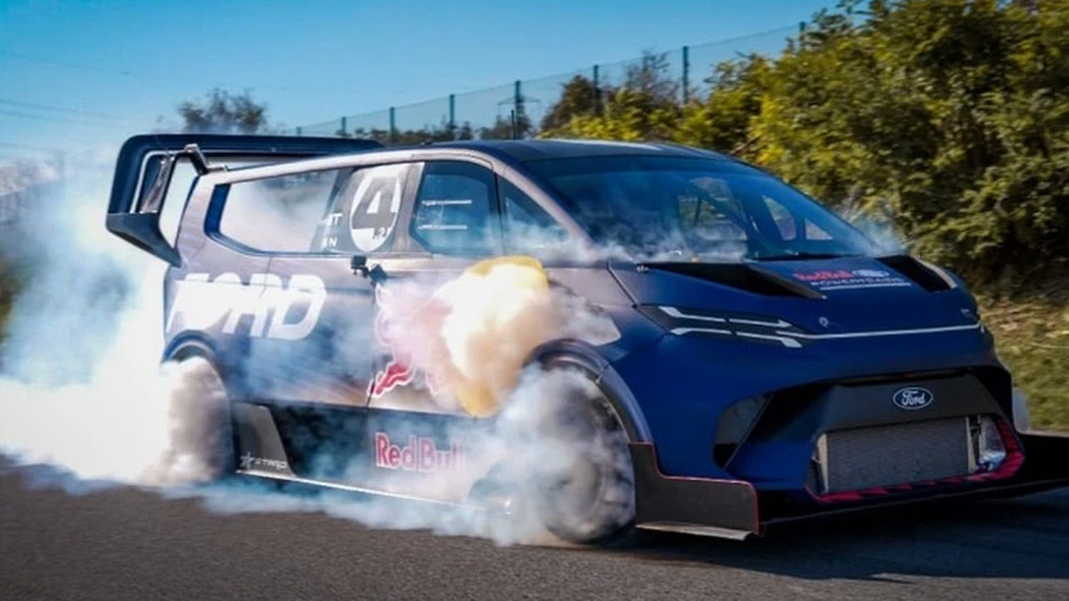 This Ford Transit minivan leaves expensive supercars in the dust
