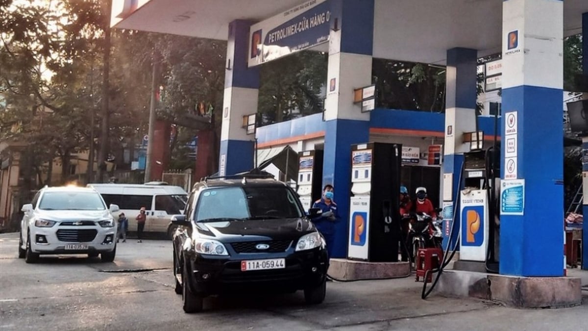 Le prix de l'essence augmente et le prix du pétrole baisse à partir de 15h00 aujourd'hui, 21 août - Cao Bang Electronic Newspaper