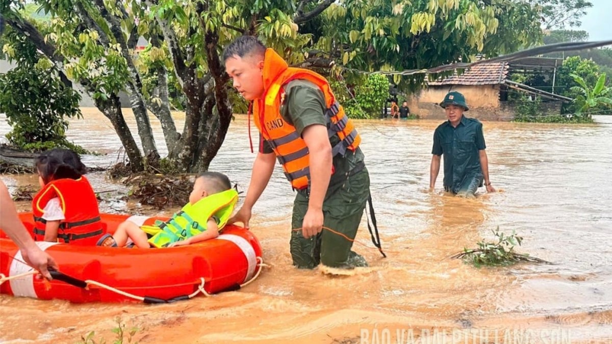 ឡាង សឺន៖ ភ្លៀង​ធ្លាក់​ខ្លាំង​ធ្វើ​ឲ្យ​ខូច​ខាត​ទ្រព្យ​សម្បត្តិ​ជា​ច្រើន។