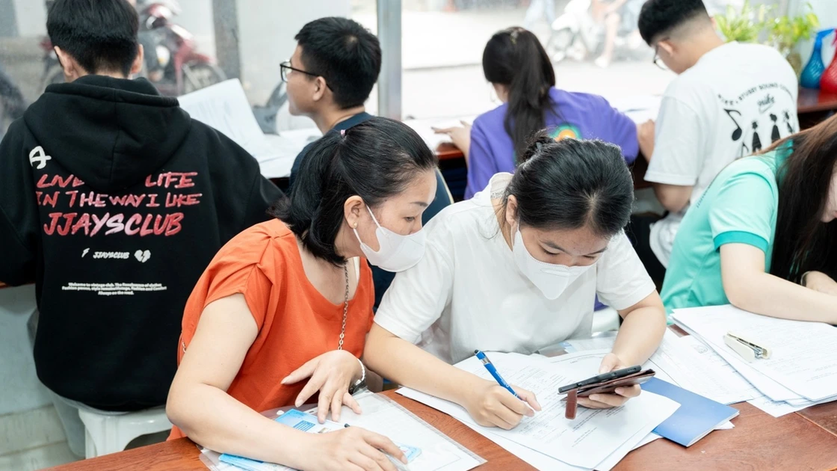 ความผันผวนของคะแนนมาตรฐานปี 2568 ของมหาวิทยาลัยอุตสาหกรรมและการค้านครโฮจิมินห์