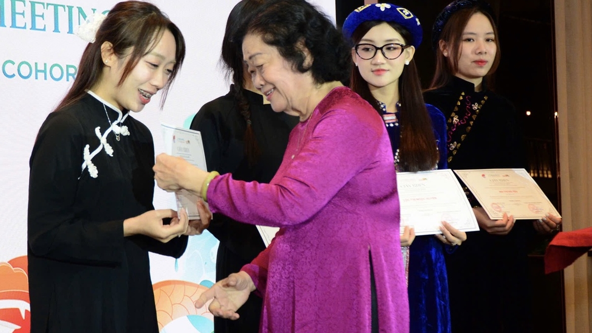 Vu A Dinh Scholarship Fund: Träume für Studentinnen ethnischer Minderheiten erleuchten