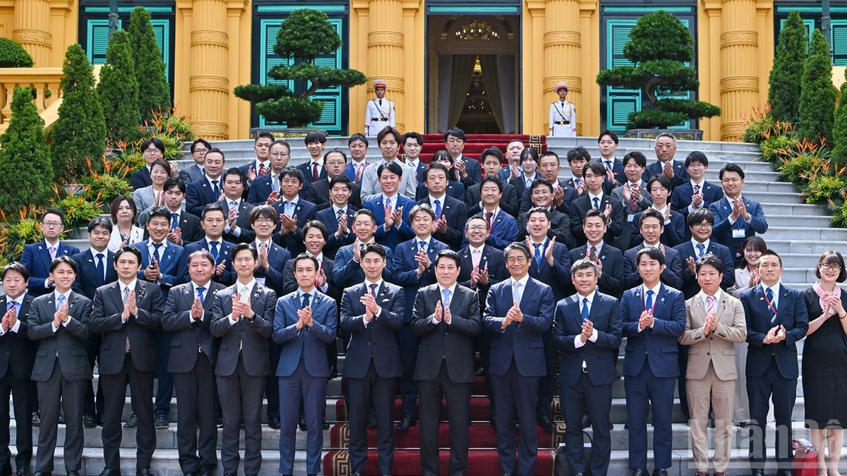 [ภาพ] ประธานาธิบดีเลืองเกวงให้การต้อนรับคณะผู้แทนจากคณะกรรมการเยาวชนพรรคเสรีประชาธิปไตยแห่งญี่ปุ่น