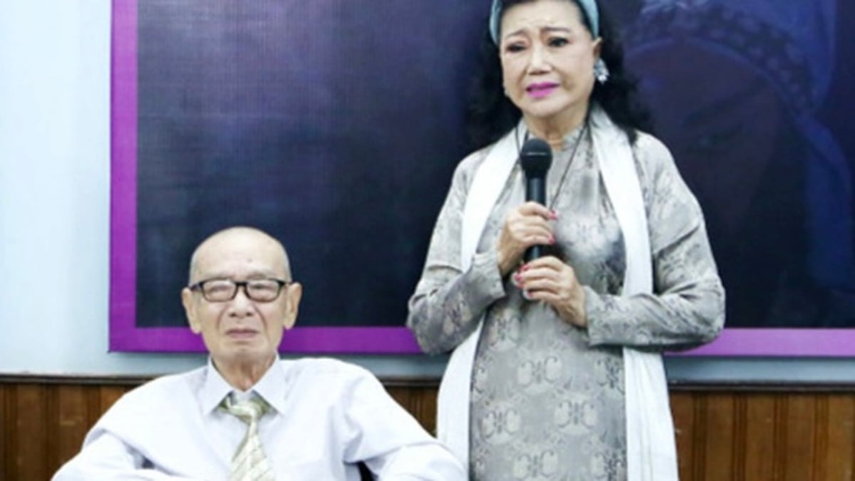 Exposition de documents précieux de feu l'artiste du peuple Dinh Bang Phi