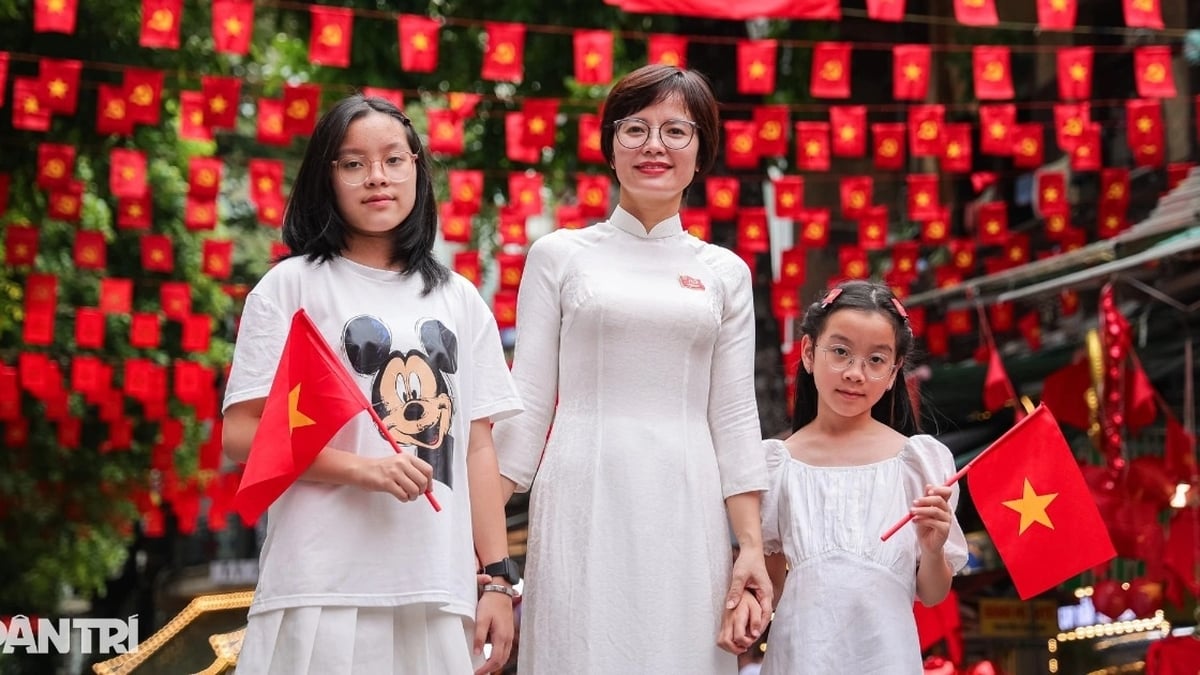 Hanoi ist voller Flaggen und Blumen, ausländische Besucher sind am Nationalfeiertag 2. September überwältigt