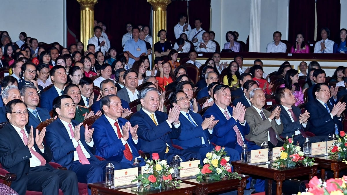 [រូបថត] អគ្គលេខាធិកា To Lam ចូលរួមក្នុងខួបលើកទី 80 នៃទិវាប្រពៃណីនៃវិស័យវប្បធម៌