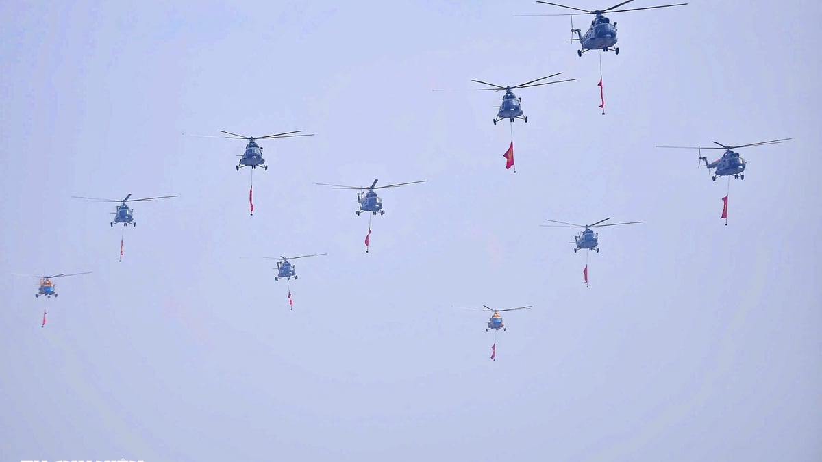 ハノイ上空で行われる国旗掲揚ヘリコプター訓練をぜひご覧ください