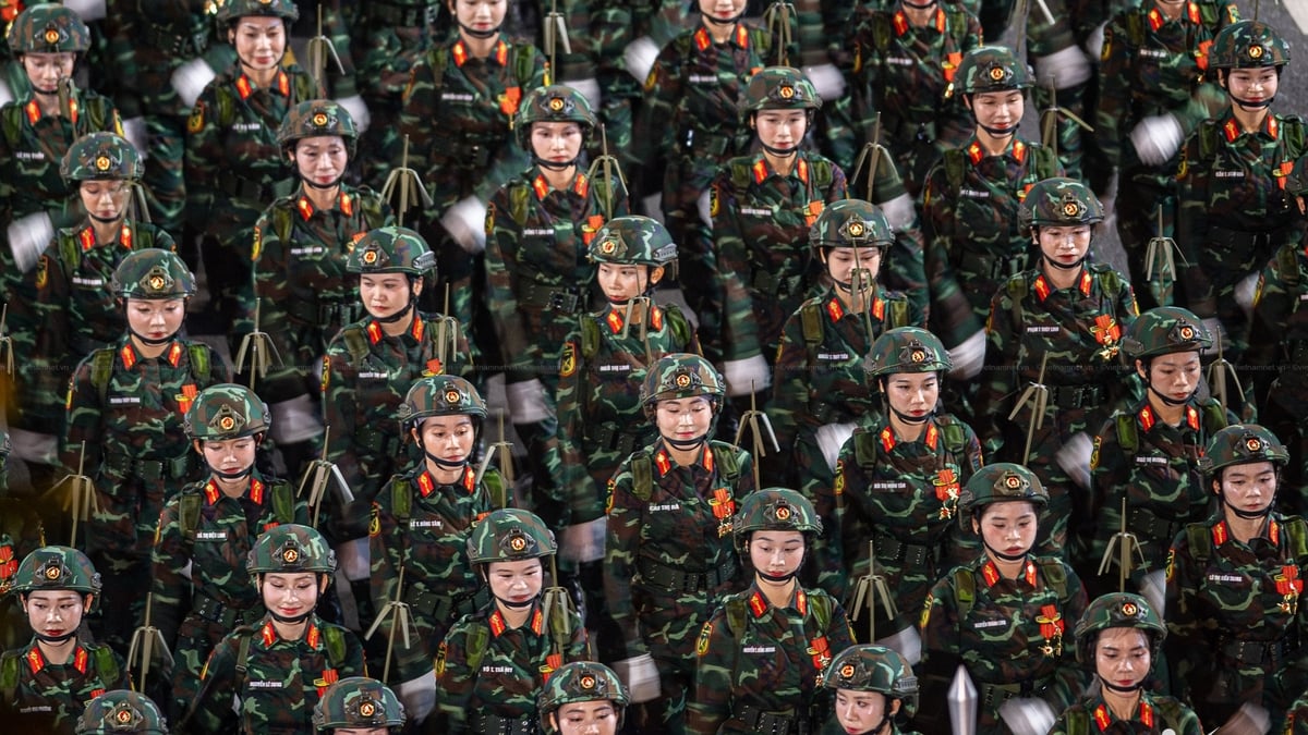 Majestätische Paradeformation, Gleichschritt in der A80-Trainingsnacht