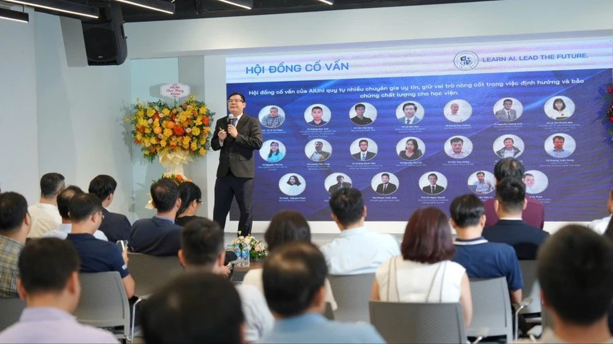 Training 1,000 AI lecturers to popularize artificial intelligence to the whole population
