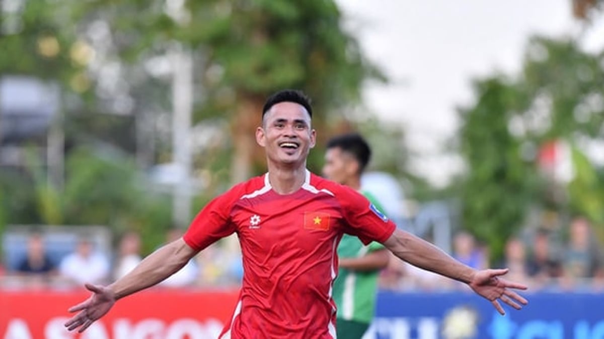 Vietnam's 7-man squad impresses national team players in friendly match