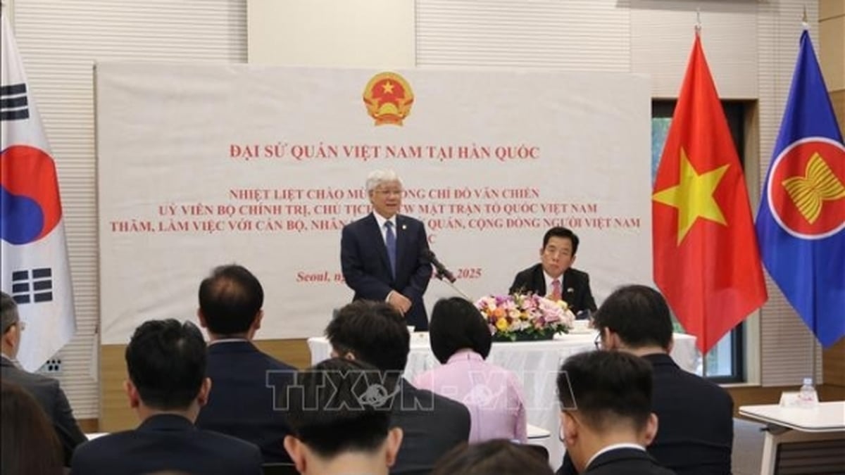 Promoting Vietnam - Korea relations through people-to-people cooperation