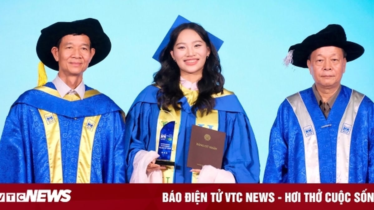 El director aconseja a los nuevos graduados "no dejarse controlar por la IA y las redes sociales"