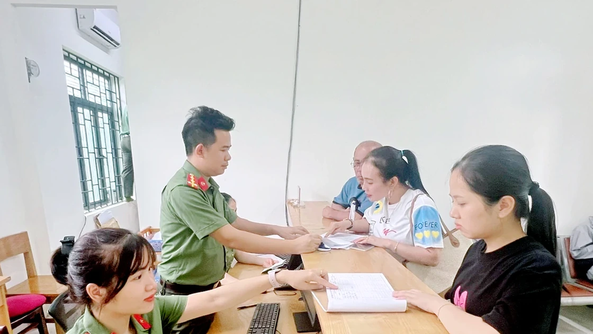 Promote the settlement of administrative procedures in the field of immigration through postal services