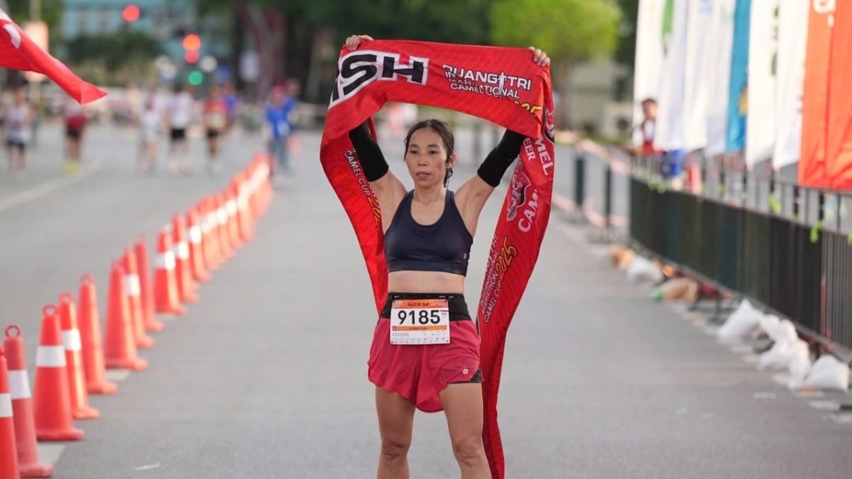 Barfußläuferin gewinnt 42 km des Quang Tri International Marathon