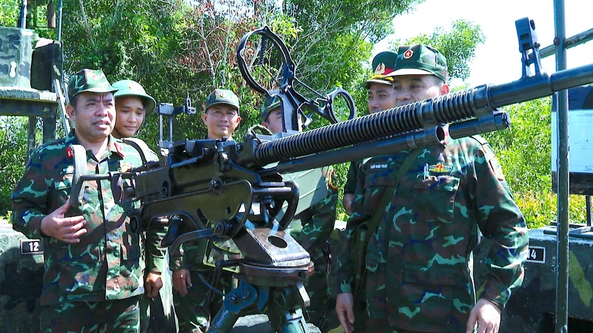 Le commandement militaire provincial de Gia Lai inspecte les unités stationnées sur l'île de Cu Lao Xanh