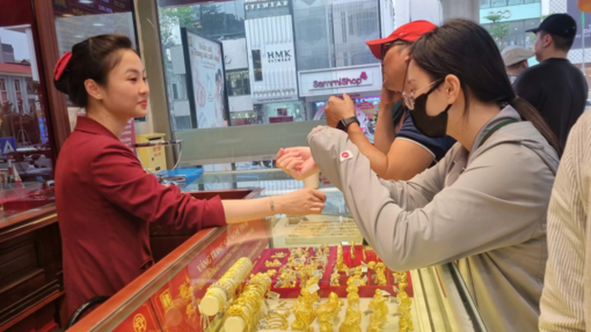 Gold price today August 3: Increased by 2.4 million VND but buyers only profited 400,000 VND