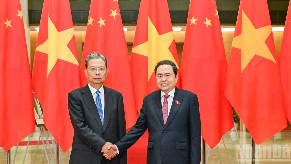 [Photo] Le président de l'Assemblée nationale, Tran Thanh Man, accueille et s'entretient avec le président de l'Assemblée populaire nationale de Chine, Zhao Leji