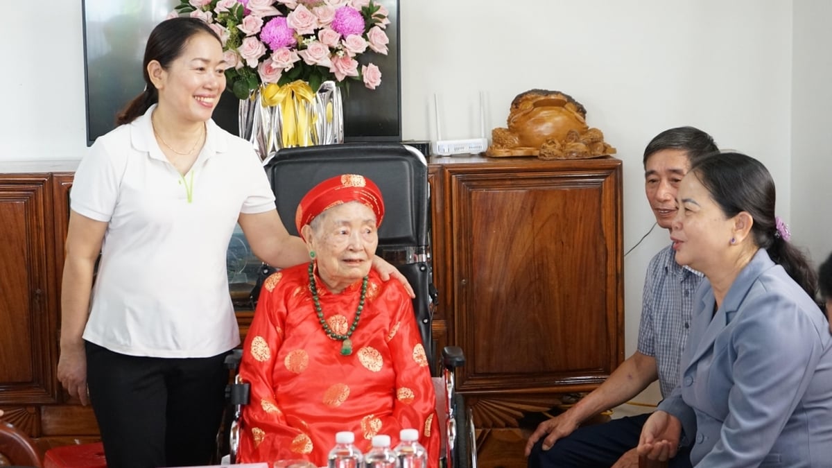 การส่งเสริมบทบาทของผู้สูงอายุในยุคการเจริญเติบโตของชาติ