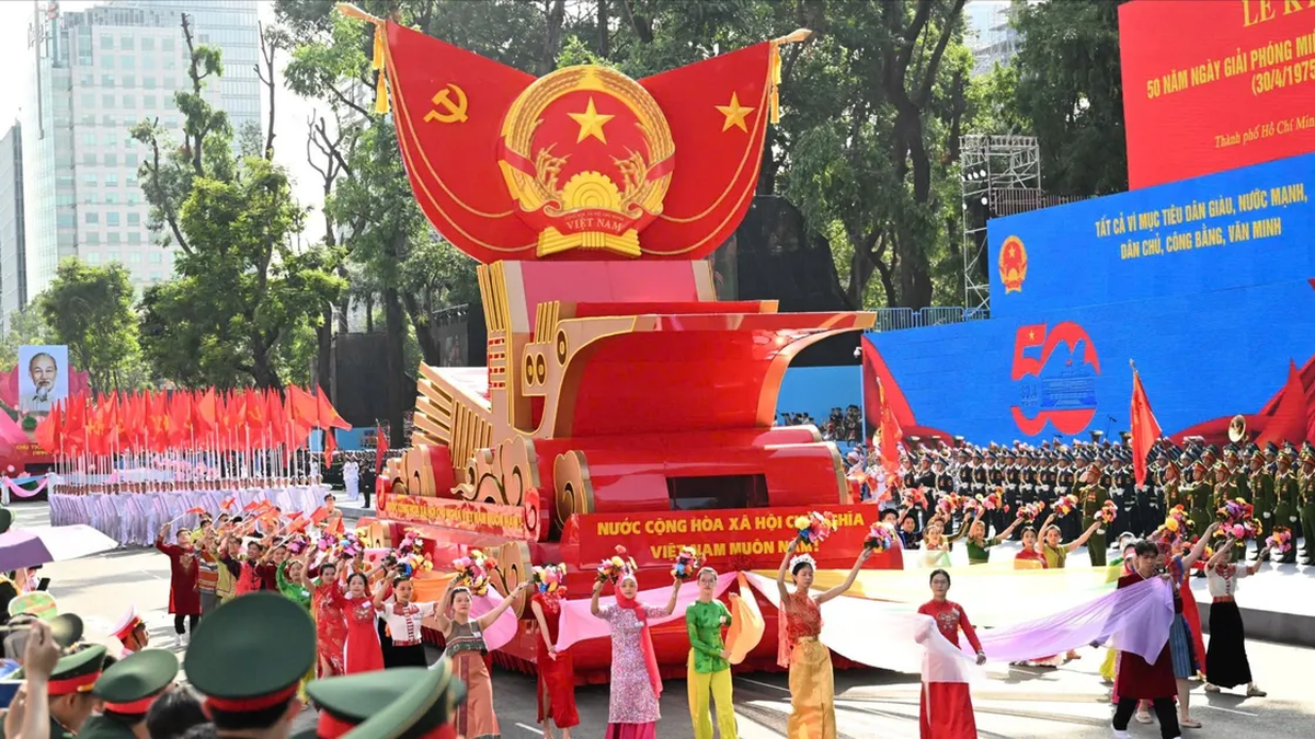 សិស្សានុសិស្ស​ចូល​រួម​ក្នុង​ប្លុក​សិល្បៈ​ដើម្បី​អបអរ​ទិវា​ជាតិ​ថ្ងៃ​ទី ២ ខែ​កញ្ញា