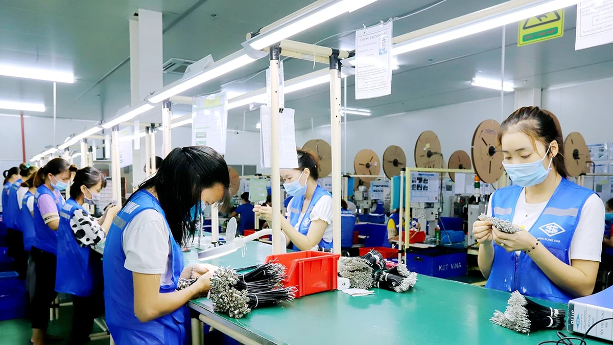 Attracting new investment capital into Cam Khe Industrial Park
