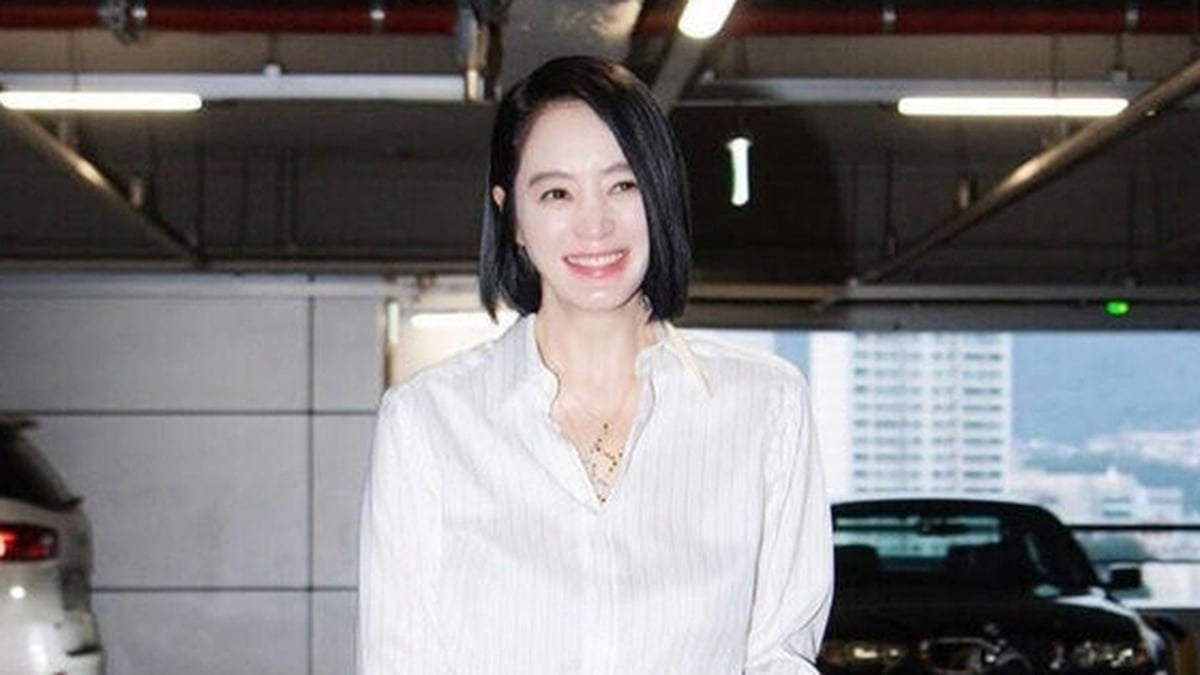 55歳の「お姉さん」がセクシーなボディを披露し、SNSで話題を呼んでいる