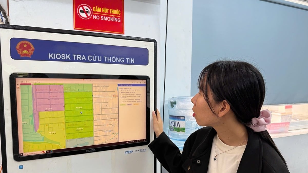 Unique model of scanning ID card to create declaration form in Tan Hung ward