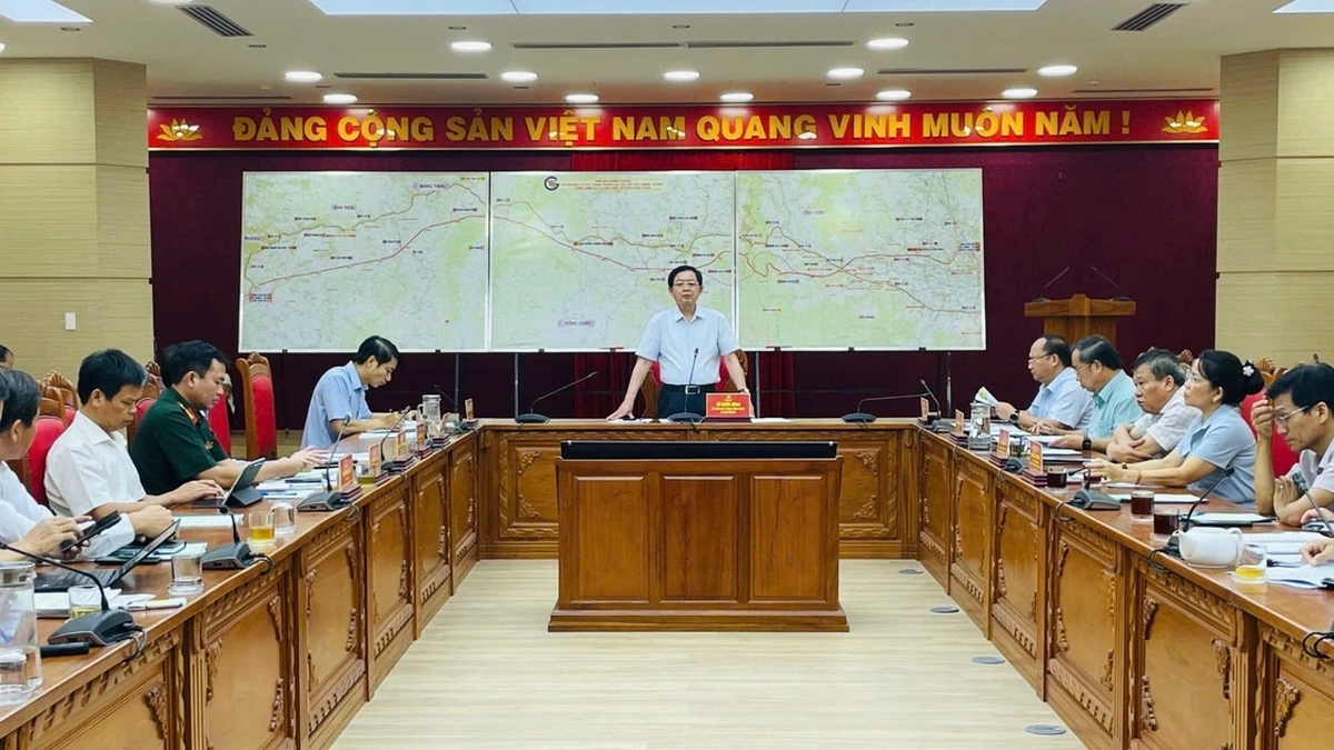 Gia Lai: Umsetzung von zwei nationalen Schlüsselverkehrsprojekten mit höchster politischer Entschlossenheit
