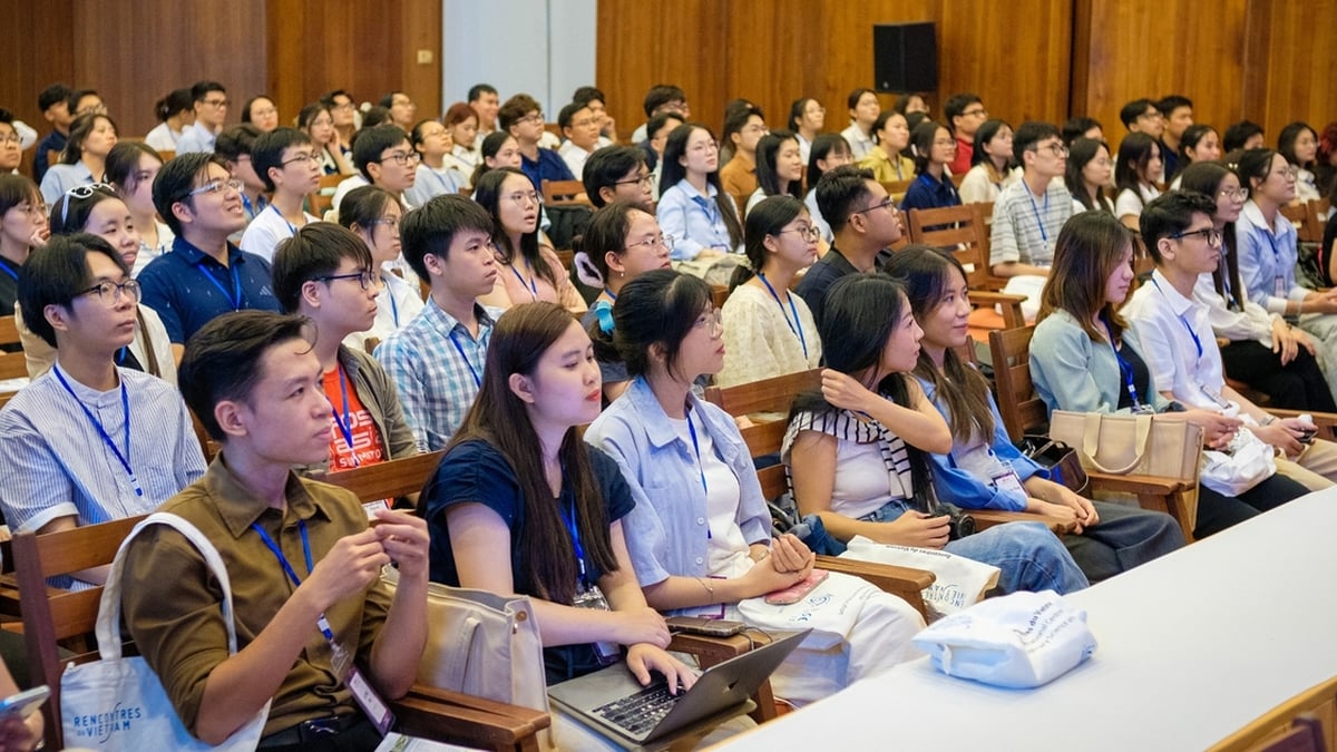 Vietnam Science Summer School: Sowing the seeds of liberal thinking for young people