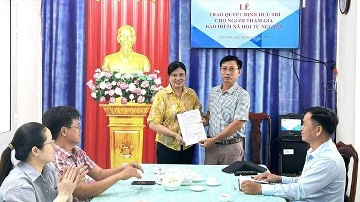 After participating in social insurance for 15 years, many people are happy to receive pensions according to new regulations.