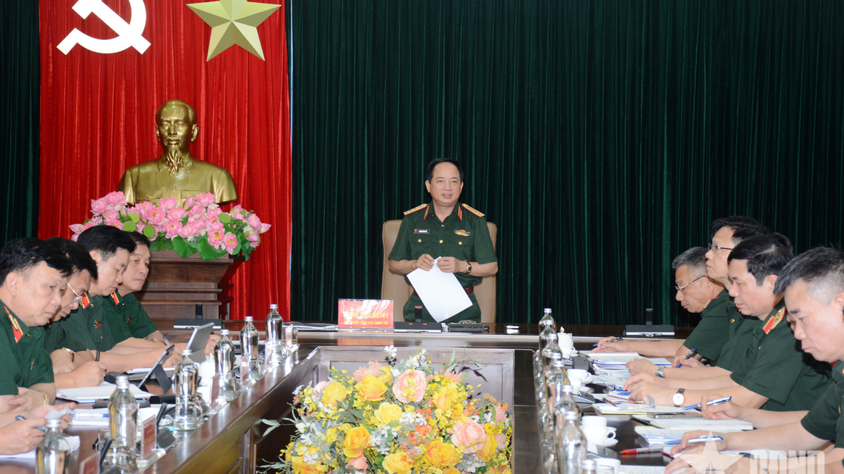 General Trinh Van Quyet chaired a report on the digital ecosystem of the Party and political work sector.