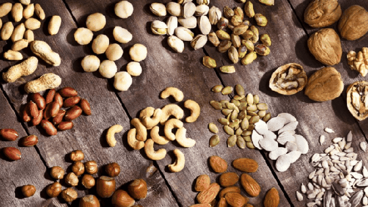 Eating these delicious, nutritious, and cheap foods will help relieve acid reflux.