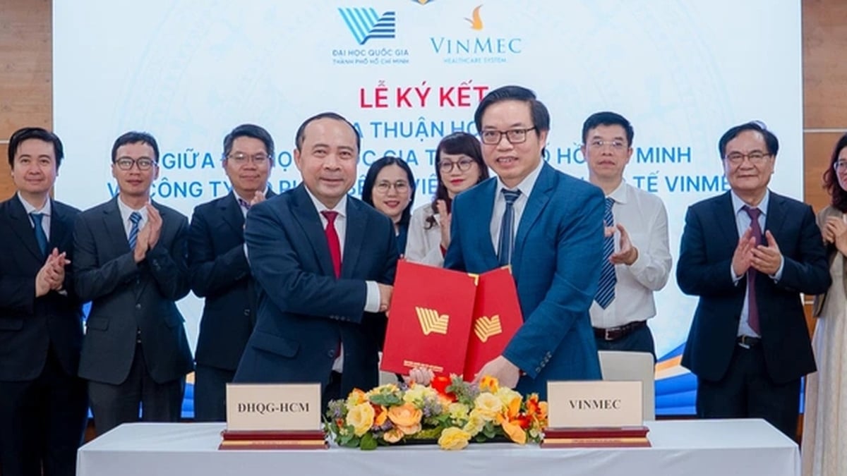 Vinmec and Ho Chi Minh City National University cooperate in strategic development of medical human resources
