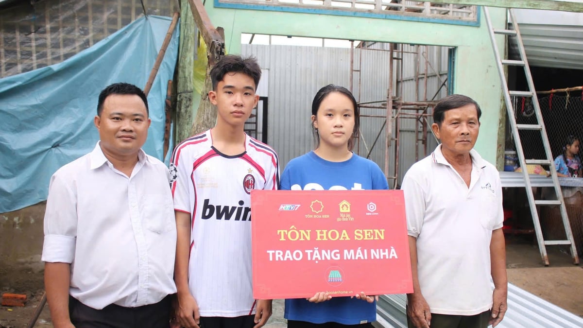 ក្រុមហ៊ុន HOA SEN GROUP បរិច្ចាគប្រាក់ជិត ២០០លានដុង សាងសង់ផ្ទះថ្មីចំនួន ៧ខ្នង សម្រាប់ស្ថានភាពចំនួន ៧ ដែលកត់ត្រា ផ្ទះគ្រួសារវៀតណាមក្នុង អាចធ្វើបាន