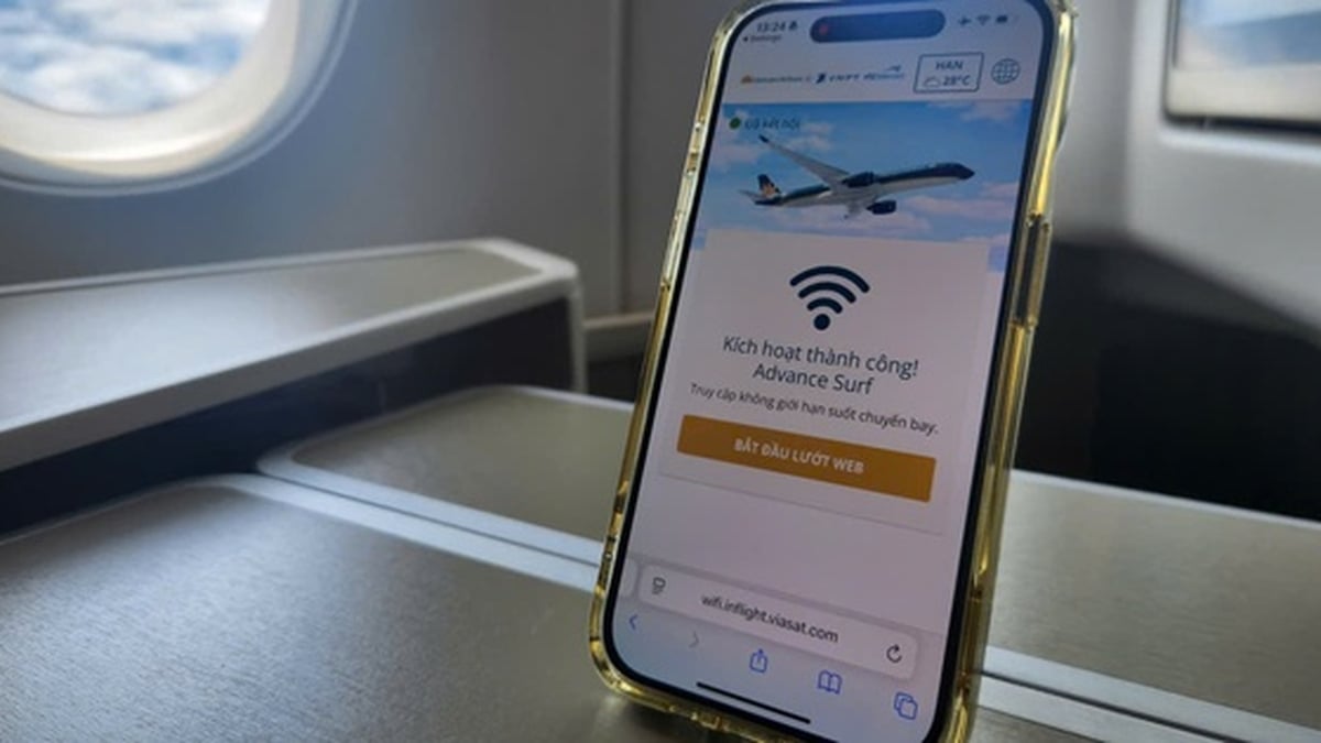 Passengers can now surf the Internet while flying