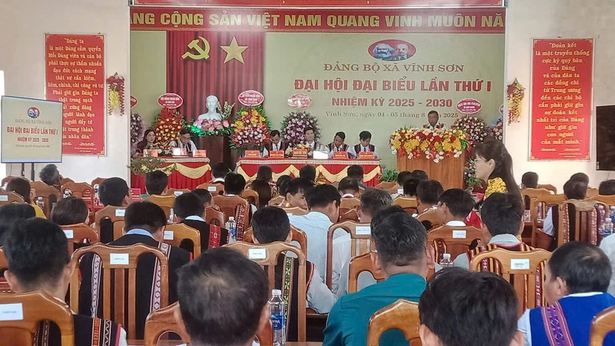 พิธีเปิดการประชุมผู้แทนตำบลหวิญเซิน ครั้งที่ 1 วาระปี 2568-2573