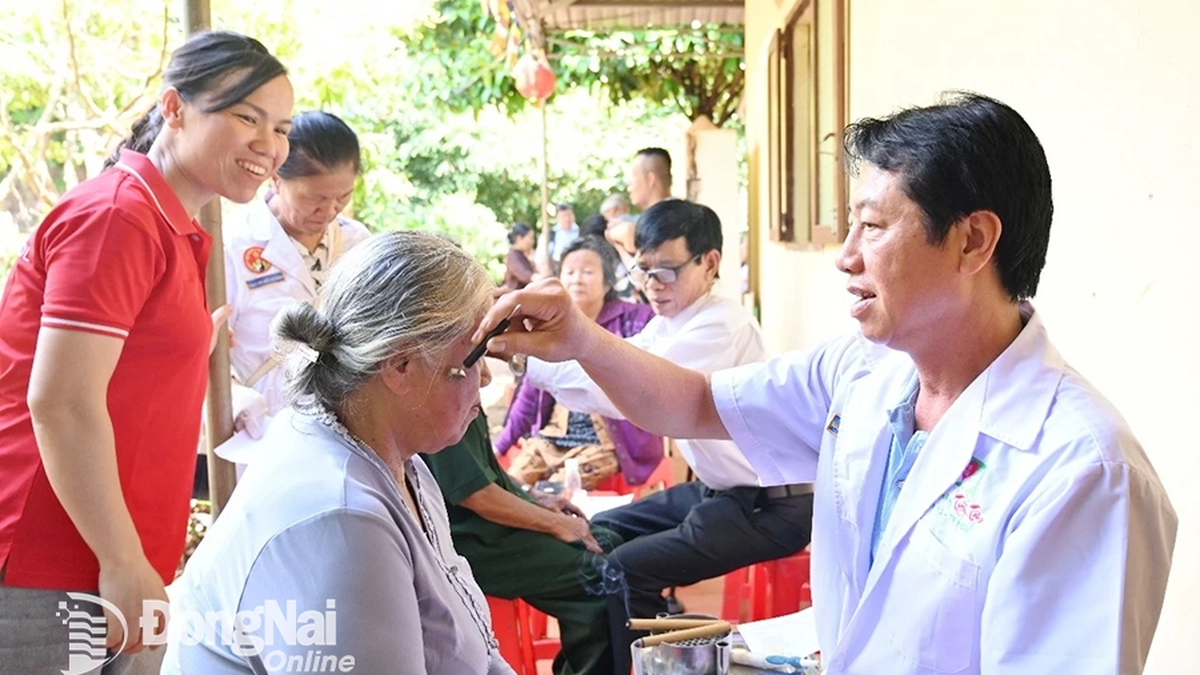 Free medical examination for 200 people in Nha Bich commune