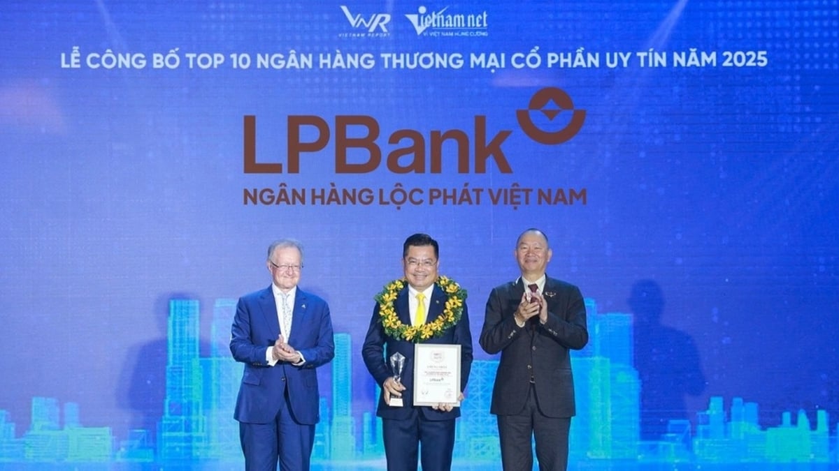 LPBank поднялся на 2 позиции в рейтинге VNR