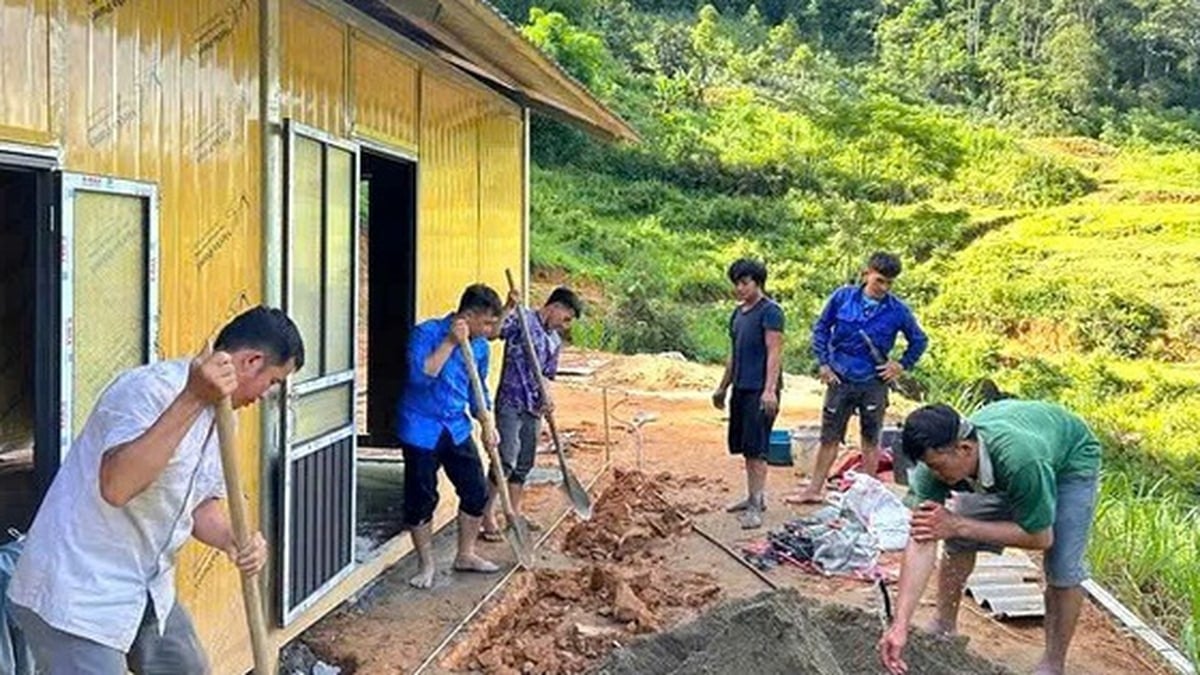 Do not let poor households live in dilapidated houses during the rainy season.