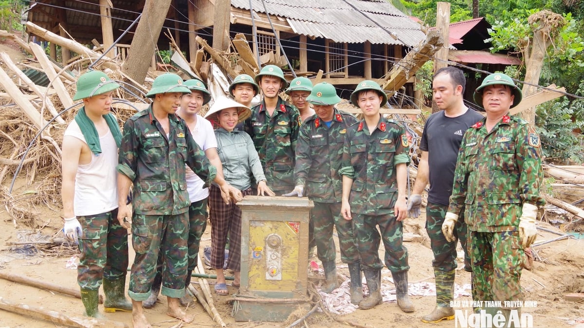 พบตู้เซฟถูกฝังอยู่ในน้ำท่วมที่เชียงทาม กองบัญชาการทหารจังหวัดจึงรีบส่งคืนให้เจ้าของทันที