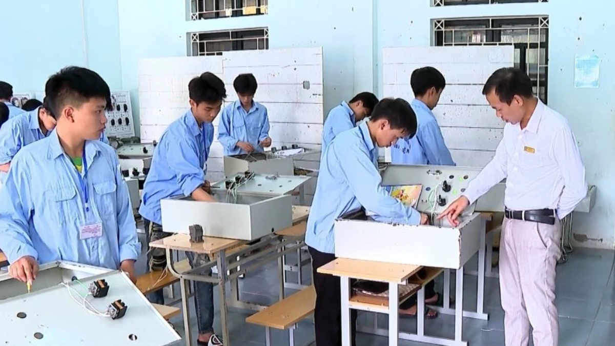 ラオカイ：2030年までに労働者の75%を訓練済みにすることを目指す