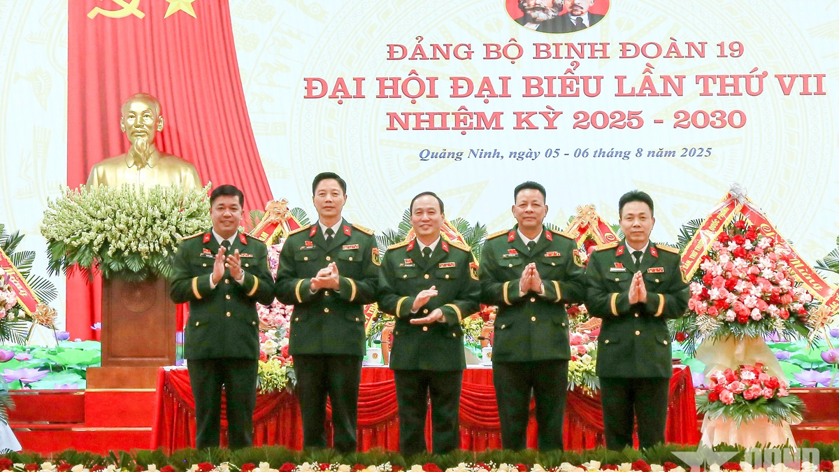 The Party Committee of Army Corps 19 leads production and business activities to develop effectively and sustainably.